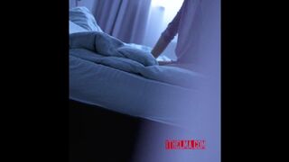 Regarder la soeur de ma meilleure amie se faire foutre dans sa chambre
