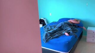 Surprise 18ème anniversaire réveil appel pour ma belle-sœur, ma mère m'a attrapée baise son gros cul et sa chatte serrée. Première partie