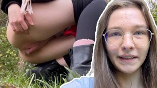 Wild adolescent se masturber et pisser publiquement en plein air