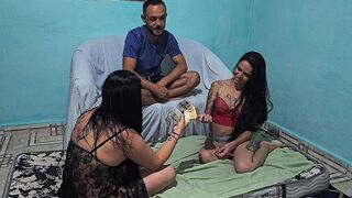 Ma femme voulait voir sa copine se faire cul en premier