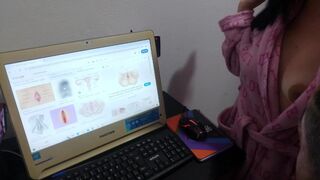 Cours d'anatomie et une baise sauvage avec une belle-mère maman chaude avec seins naturels