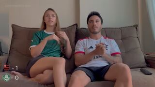 Je parie que ma pom-pom girl de Palmeiras stepsister sur sa victoire flamengo et a baisé son gros cul de blonde Victory dans la finale copa libertadores