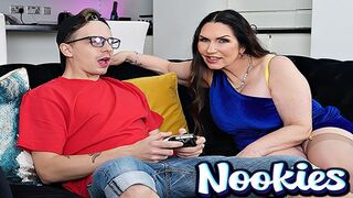 Nookies - Mature Mostohaanya Joséphine James Bandes Embarrassantes Payent un loyer à Mostohafia