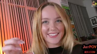 Hot adolescent aventure anal avec Mr POV corps huilé et discours coquin