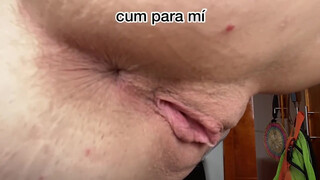 EmilyRose montre sa chatte