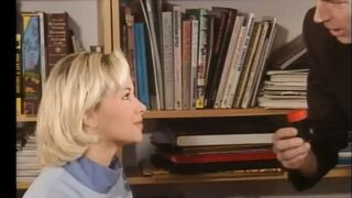 Remplir leur cul de grosses bites dans le porno vintage film complet