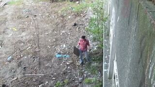 Krissy Kage aux cheveux noirs, cruellement baisée dans le bâtiment abandonné