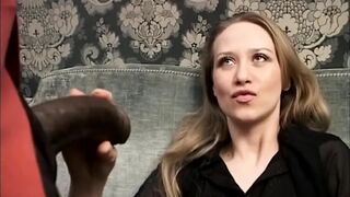 Puna et bouche poilues de Bambola remplies de la grosse queue noire de Joachim Kessef