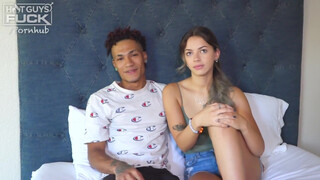 Jeune couple latin baisant en amateur - Hot Guys Fuck