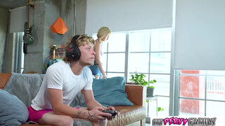 Jojo Austin la petite sœur blonde - MyPervyFamily
