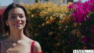 VIXEN - Eva la jeune latina
