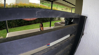 Daniela Antury avale la queue