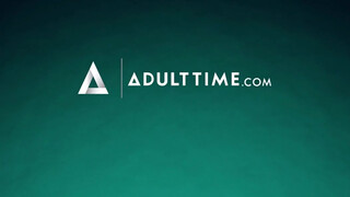 21 SEXTURY - Kitana Lure et Alexa Flexy se lèchent mutuellement