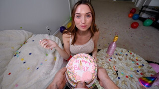 Brooke Tilli reçoit un gâteau spécial