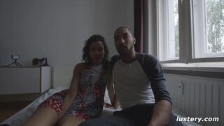 Miriam Prado apprécie sauvagement l'espace public baise