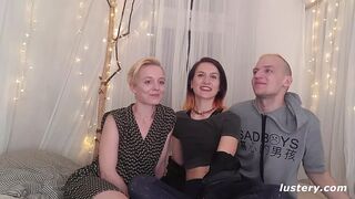 Vincent, sophia et flo partagent l'amour chaud avec trois