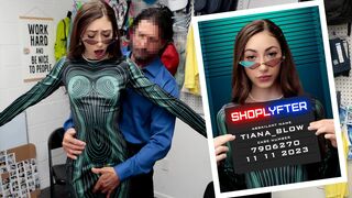 Le fantasme sauvage de Tiana Blow se réalise avec une bite extraterrestre
