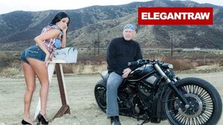 Anissa Kate à cheval Mark Davis sauvagement dans la zone interdite