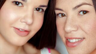 Bébé Jewel et Tiffany Poupée chaude lesbienne jeu avec l'objet Hitachi