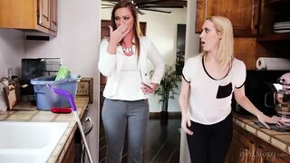 Cadence Lux, jeune femme de ménage, squirming, séduit le propriétaire
